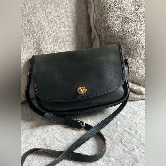 Coach Handbags - Vintage late 80s Early 90s Coach City Bag Crossbody Black USA Bag